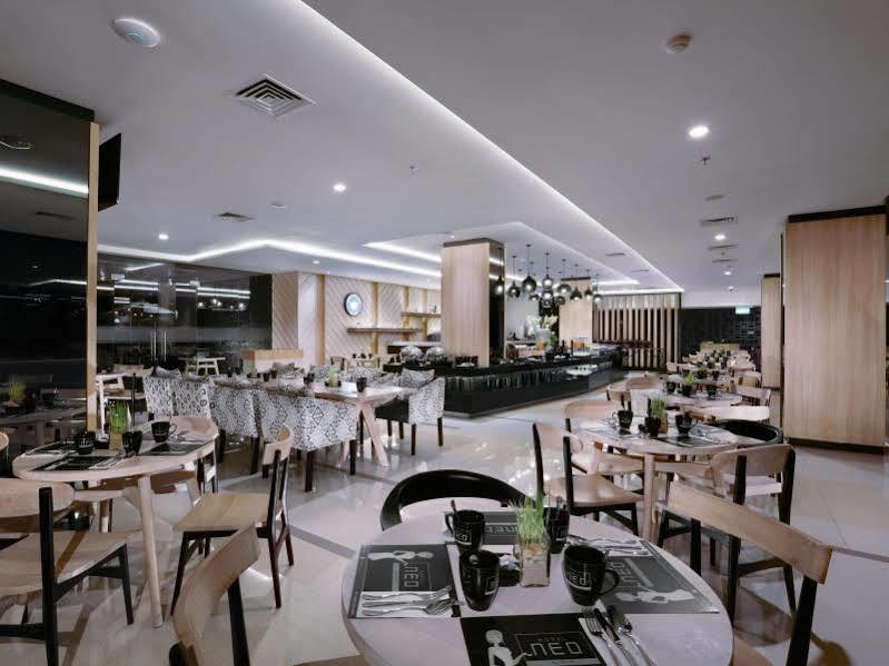 Hotel Neo Malioboro By Aston Yogyakarta Kültér fotó