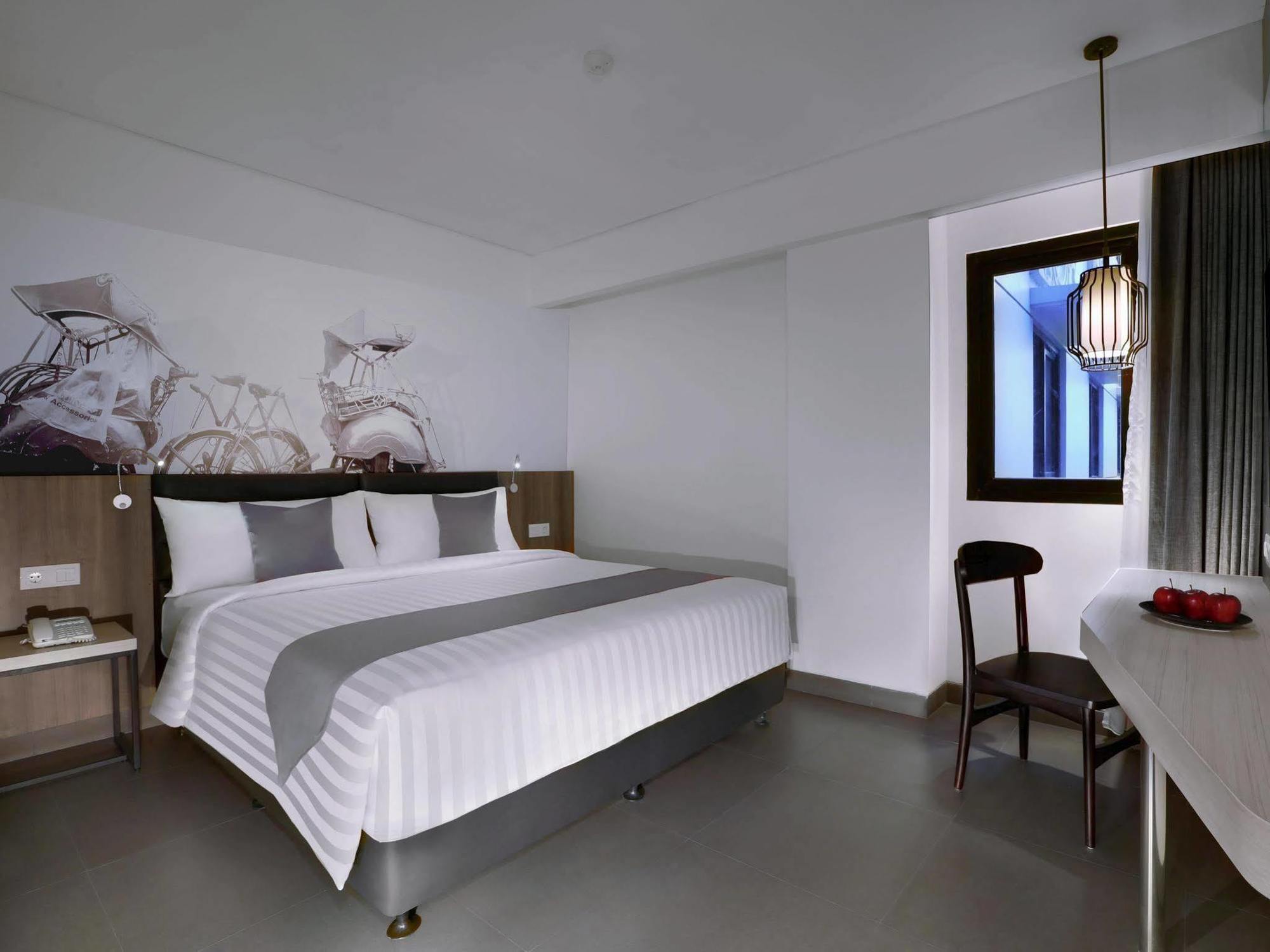 Hotel Neo Malioboro By Aston Yogyakarta Kültér fotó