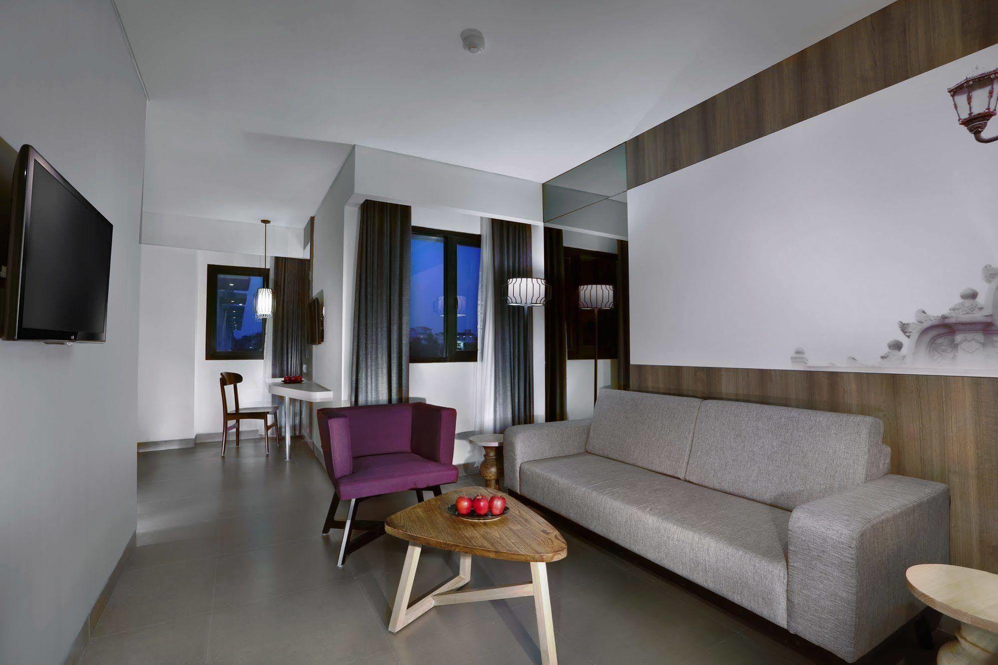 Hotel Neo Malioboro By Aston Yogyakarta Kültér fotó