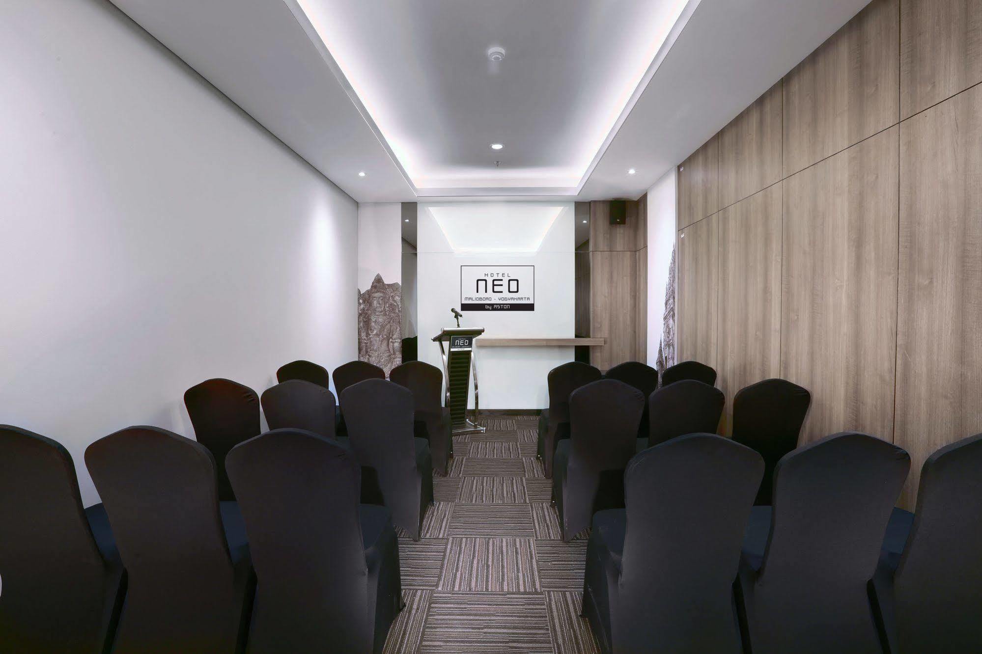 Hotel Neo Malioboro By Aston Yogyakarta Kültér fotó