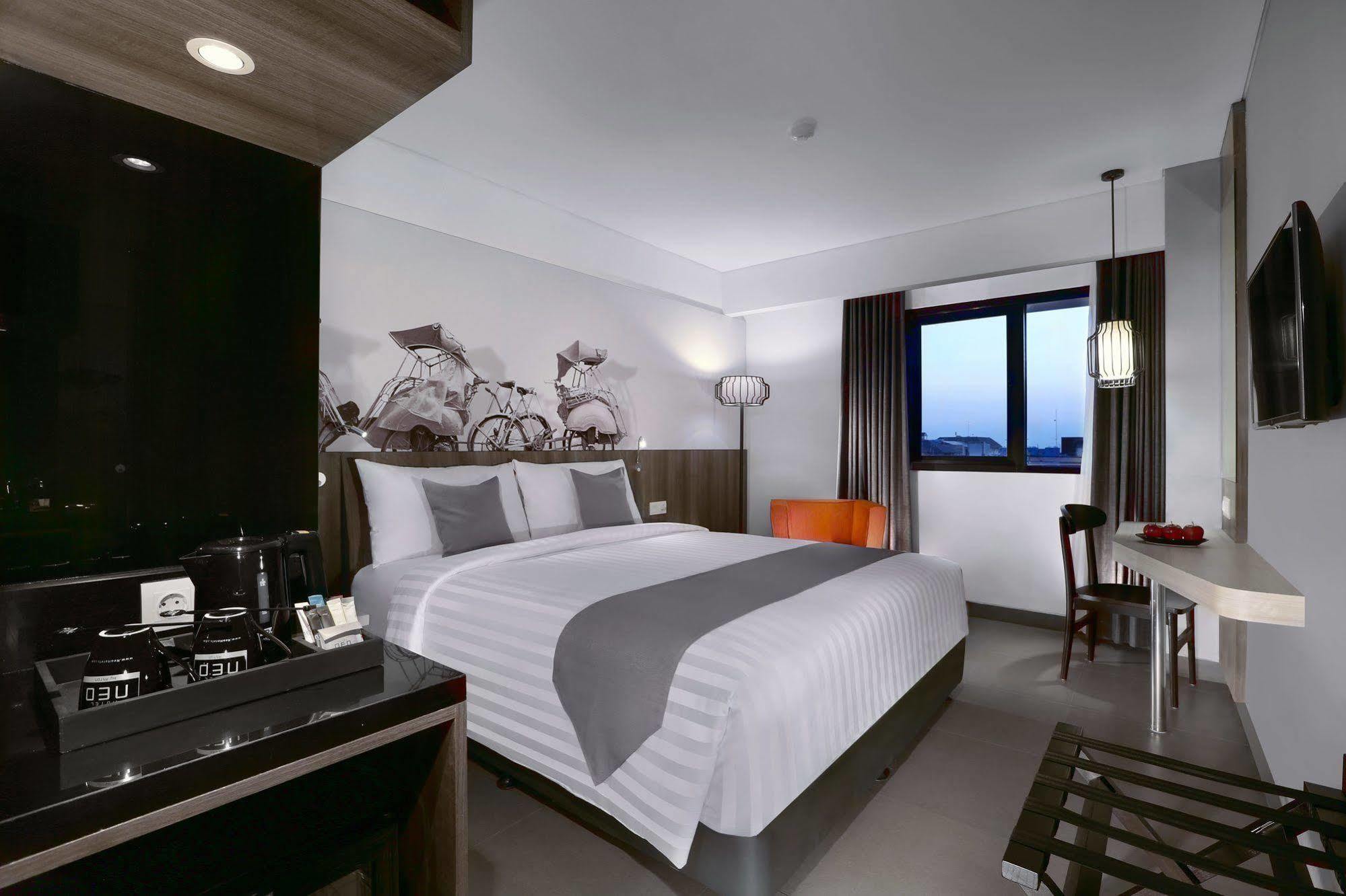 Hotel Neo Malioboro By Aston Yogyakarta Kültér fotó